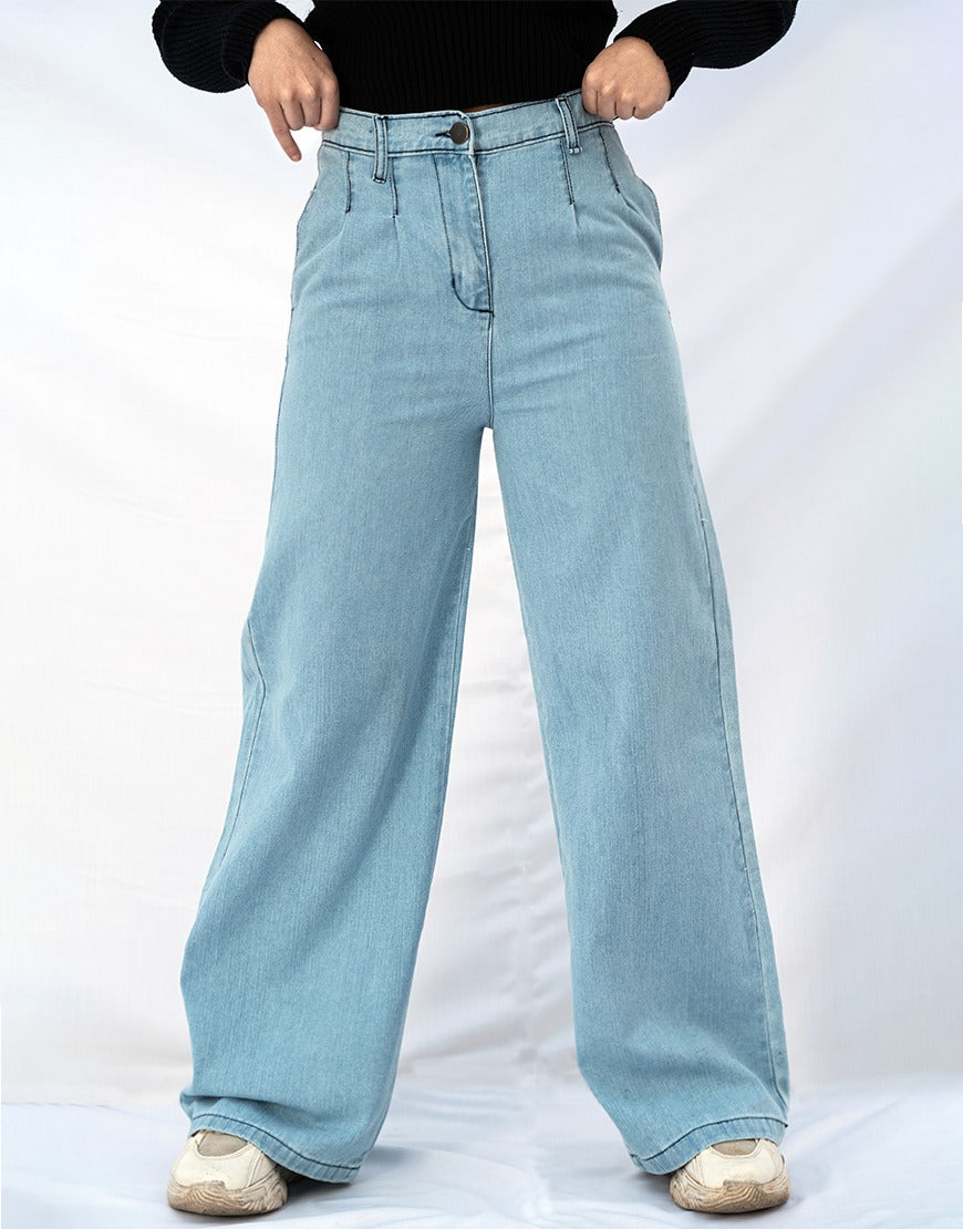 Wide Leg Pleated Jeans Light Wash